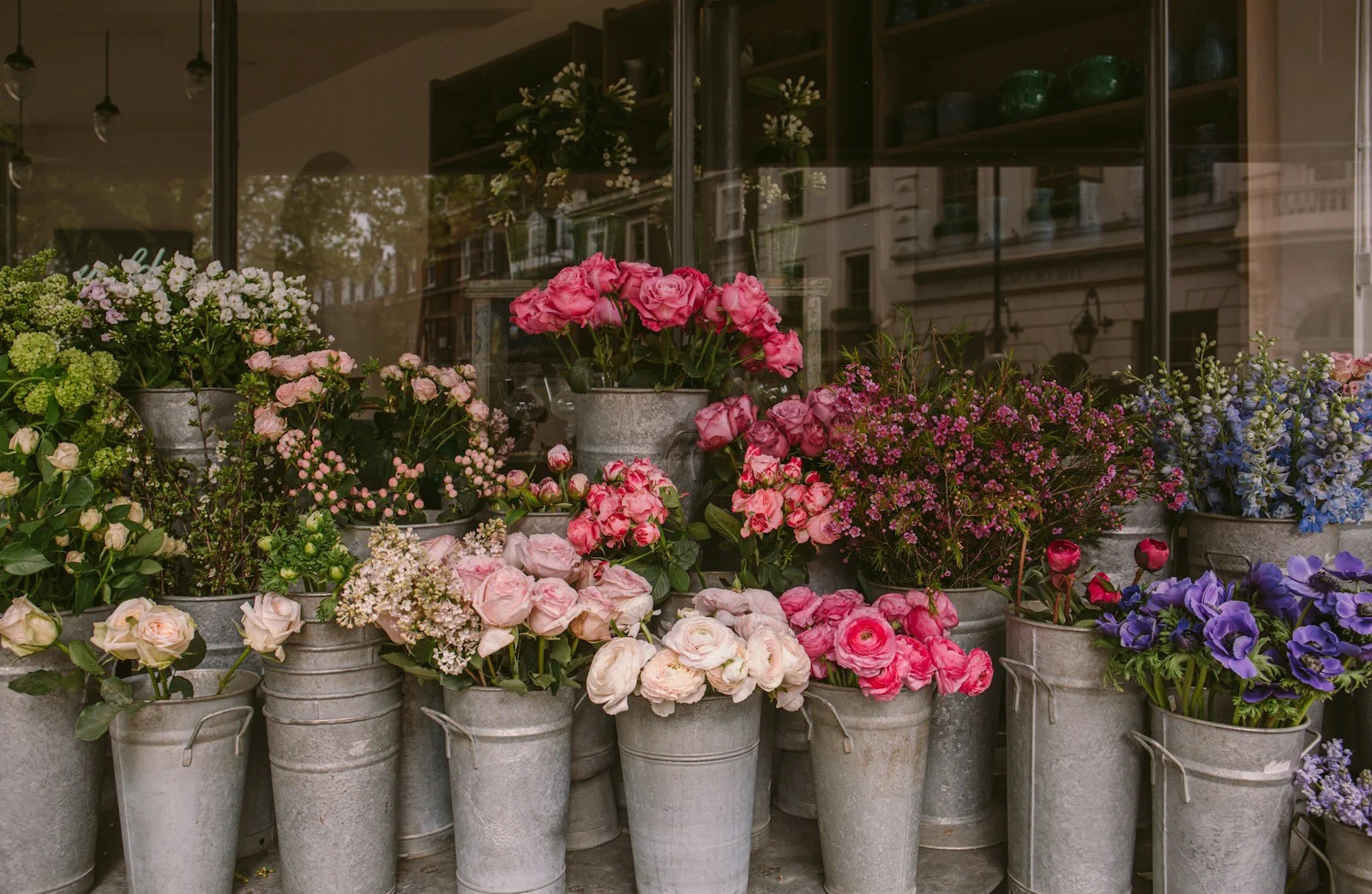 Flores frescas expostas nunha florería